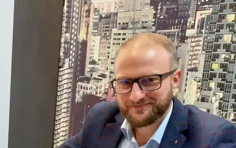 Andrei Tinu va deveni tată a treia oară. Primele imagini cu iubita însărcinată