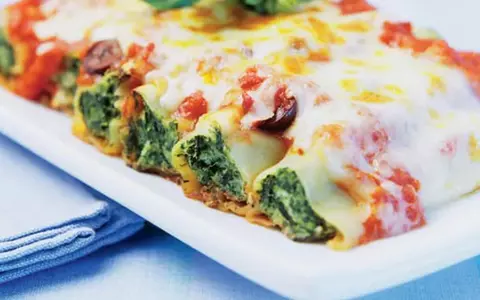 Cannelloni cu spanac și cașcaval. Rețetă de paste delicioasă