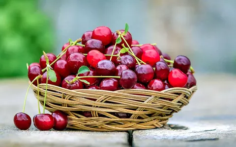 Cum să cureți cireșele de pesticide cu bicarbonat de sodiu