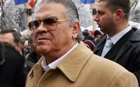 Trupul neînsuflețit al lui Florin Condurățeanu a fost depus la Casa Presei. Cine a venit să-și ia adio de la regretatul jurnalist
