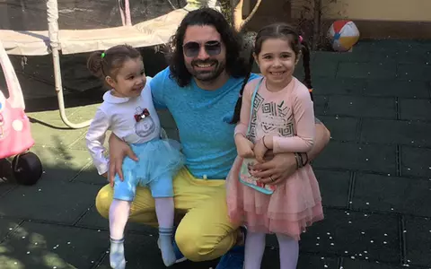 Pepe, vacanță cu noua iubită și fetițele sale. Cum se înțeleg cu Yasmine