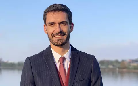 George Burcea le-a făcut cunoștință celor doua fiice cu iubita lui, Viviana. Cum au fost fotografiați toți patru