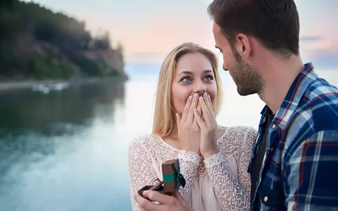 (P) Ai în plan să o ceri în căsătorie? Oferă-i un inel de logodnă spectaculos