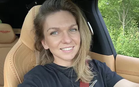 Cum arată Simona Halep în costum de baie. După logodnă, s-a răcorit la piscină