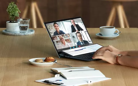 (P) 10 ani de ZenBook: Party time la ASUS și se lasă și cu un cadou!