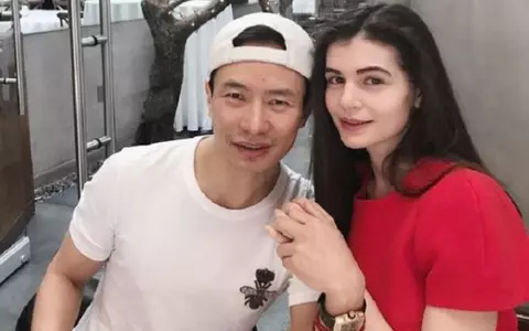 Cine este Mr. Pink. Fostul iubit al Monicăi Gabor a fost călugăr tibetan