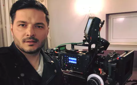 Primele imagini din filmul lui Liviu Vârciu. Cine joacă în comedia Zăpadă, ceai și dragoste