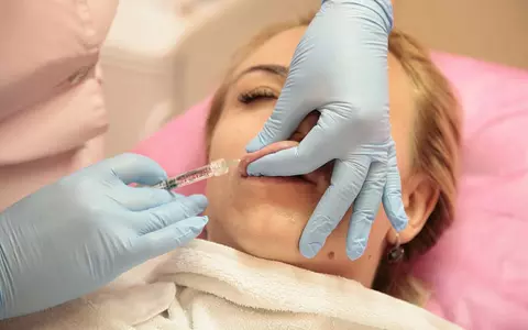 (P) 6 proceduri cosmetice și chirurgicale care pot reda tinerețea chipului tău
