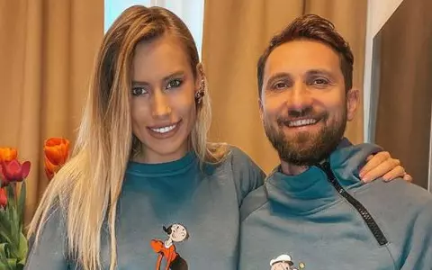 Gabriela Prisăcariu și Dani Oțil s-au întors acasă de urgență, din vacanță: „Dureri, copilul se mișca”