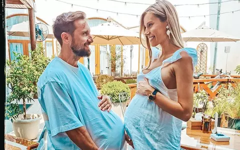 Cum arată Gabriela Prisăcariu în costum de baie, în luna a opta de sarcină