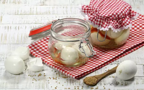 Rețetă de ouă murate. Un aperitiv gustos și ușor de preparat