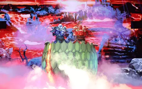 Cine este Oul Dragon de la „Masked Singer”, sezonul 2. Nimeni nu se aștepta!