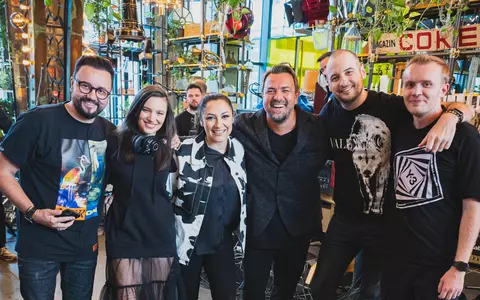„Foarte BUNĂ dimineața cu Andrei, Ionuț și Ana” Cei mai mari artiști români prezenți la lansarea matinalului Kiss FM