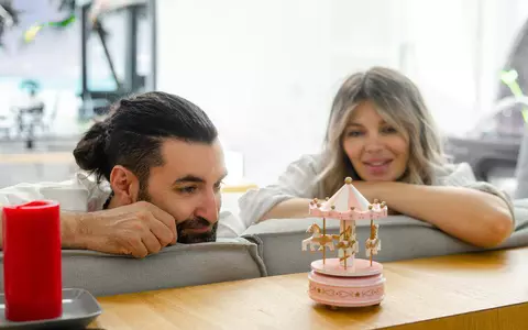 Imagini din casa în care locuiesc Gina Pistol și Smiley. Cum au decorat living-ul