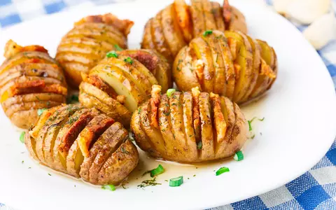 Rețetă de cartofi acordeon. Sunt delicioși și se prepară ușor