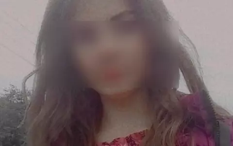 O fată de 14 ani din Botoșani s-a sinucis. S-ar fi spânzurat din cauza jocului Balena Albastră: "I se cerea sacrificiul suprem"
