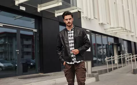 Idei de ținute cu geaca de piele bărbați- top 4 combinații deosebite