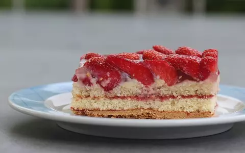 Rețetă de prăjitură cu gem si aluat ras. Rapidă și delicioasă!