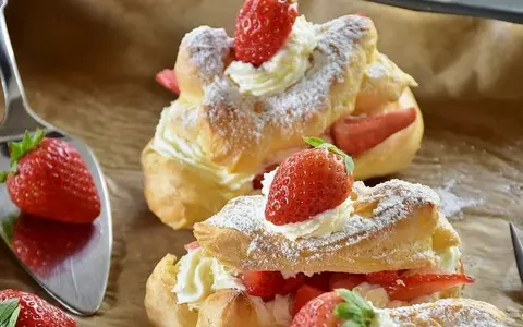 Rețetă de prăjitură cu mascarpone și fructe. Un deliciu!