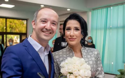 Vlad Crețu și iubita lui, Cristina, s-au căsătorit. Primele imagini de la nuntă