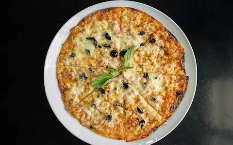 Pizza cu blat de dovlecei. Rețetă simplă și dietetică