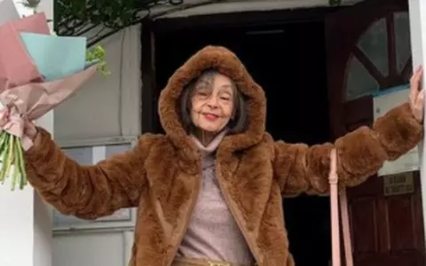 Marina Voica a ajuns să cântărească 36 kg, la 85 de ani, dar e plină de energie: „Femeia fără un bărbat este zero!”