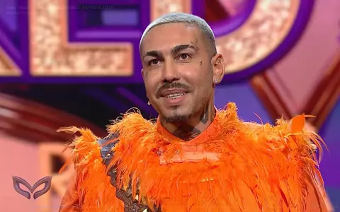 Alex Velea, demascare la Masked Singer. Pavel Bartoș: „A zburat și papagalul...”