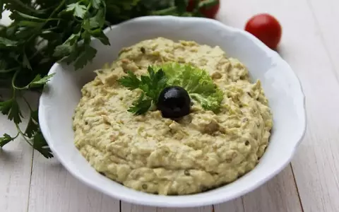Rețetă de salată de vinete cu iaurt. Rapidă și delicioasă!