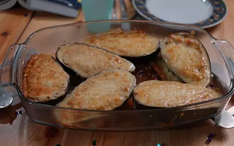 Rețetă de vinete cu parmezan. Ușor de gătit!