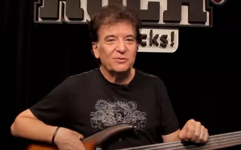 Iulian Vrabete de la Holograf a avut COVID-19 și a fost internat 9 zile: "Am sunat la 112, am fost preluat și dus la..."