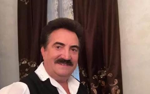 Au apărut mesajele găsite în telefonul lui Petrică Mîțu Stoian: „Două ore jumate stai în camera aia”