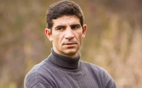 Cine este și cum arată adevărata soție a lui Firicel din Las Fierbinți. Este artist plastic