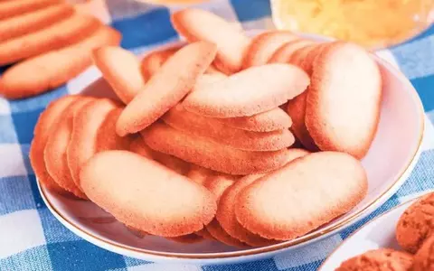 Rețetă de limbi de pisică. Un desert delicios