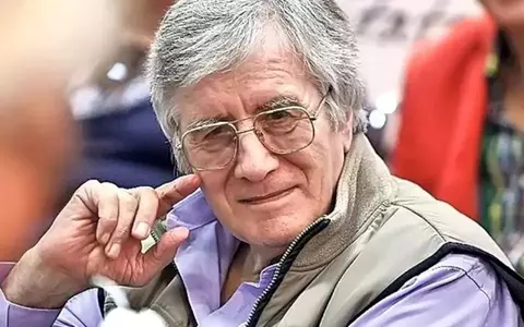 Bolnav de Parkinson, Cornel Constantiniu nu a mai ieșit de doi ani din casă, de teama COVID-19: "L-am izolat în camera lui"
