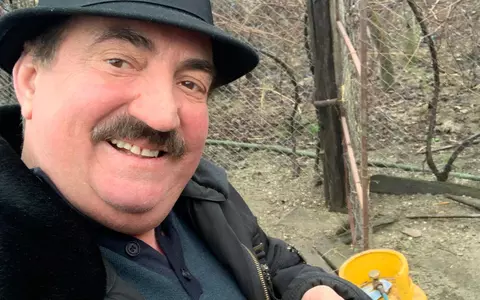 Impresarul și sora lui Petrică Mîțu Stoian, audiați de procurori azi, în ziua înmormântării artistului: „A trebuit să spun tot ce știu”
