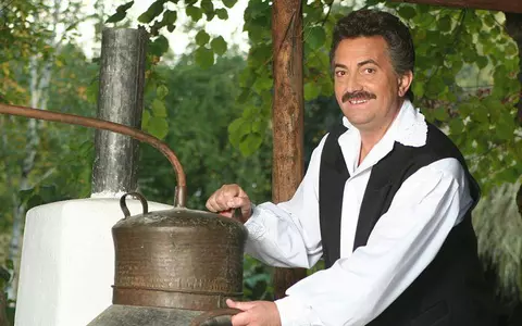 Scandal la înmormântarea lui Petrică Mîțu Stoian. Oamenii s-au călcat în picioare să facă poze: „Să vină poliția”