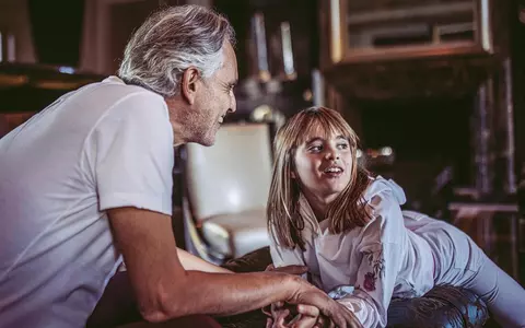 Cum arată fiica tenorului Andrea Bocelli. Are 9 ani și este extrem de talentată
