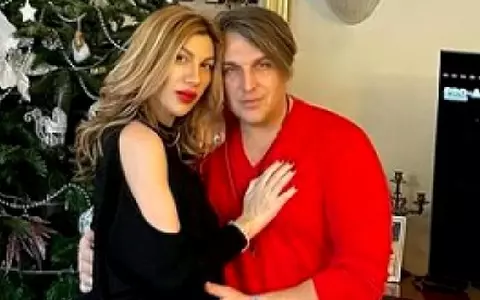 Nepoții lui Traian Băsescu s-au fotografiat alături de mama lor vitregă. Sheila Giafer e gravidă în 9 luni