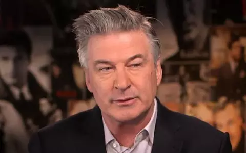 Alec Baldwin, primul interviu după ce a împușcat accidental doi colegi: „Eu nu am apăsat trăgaciul!”