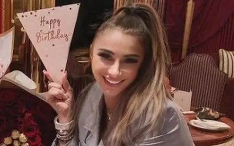 Anamaria Prodan a împlinit 49 de ani! A petrecut alături de prieteni, în Dubai