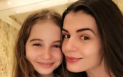 Monica Gabor și Irina Columbeanu duc o viață de lux în America. Se îmbracă aproape identic și se plimbă cu avionul privat
