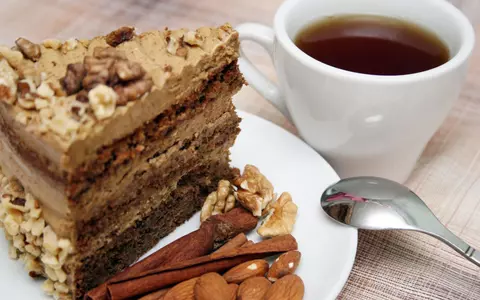 Rețetă de prăjitură cu nucă și cremă de cafea