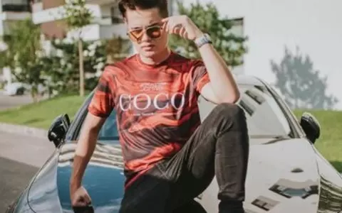 Selly i-a surprins pe fani cu noul său job: „Vă curăț geamurile moca”