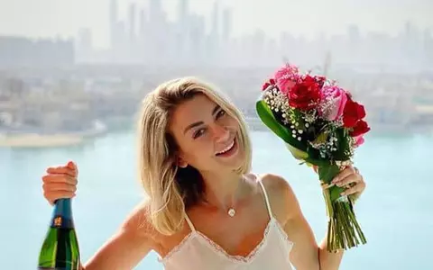 Cum arată vila de lux în care locuieşte Denisa Tănase în Dubai. Are două proprietăți, acolo