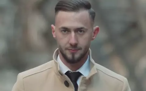 Cine este Aron Bob de la Mireasa. Tatăl lui este preot