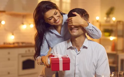 Idei de cadouri si surprize de Valentine's Day pentru el