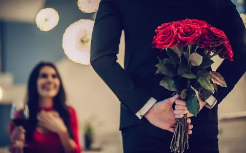 Idei de cadouri si surprize de Valentine’s Day pentru iubită