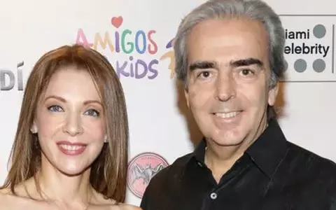 Cine este femeia care l-a ajutat pe Lorenzo Lazo să treacă peste decesul lui Edith Gonzalez. E cu 24 de ani mai tânără decât el