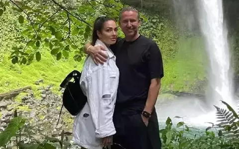 Cum arată Corina Caciuc însărcinată în 6 luni. Primele imagini cu burtica de gravidă a iubitei lui Reghe