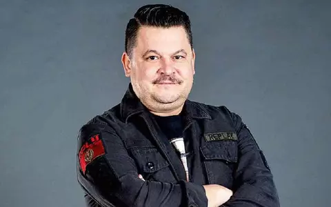 Mihai Bobonete recunoaște că e gelos uneori. De la ce pornesc discuțiile dintre el și soția lui: „Ne mai certăm pe...” / EXCLUSIV